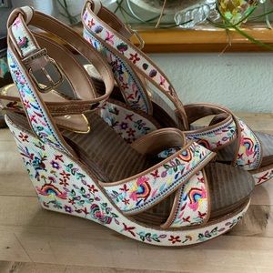 Gianni Bini Embroiled Heels